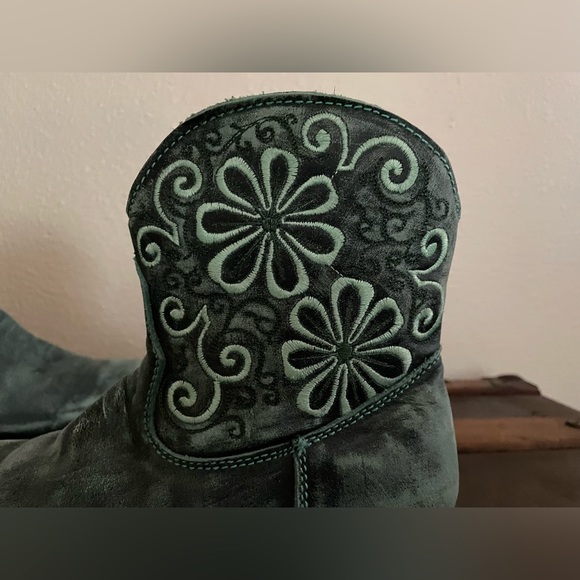 Independent Boot Company Darcy Turquoise Booties size 7 GC - Picture 8 of 14